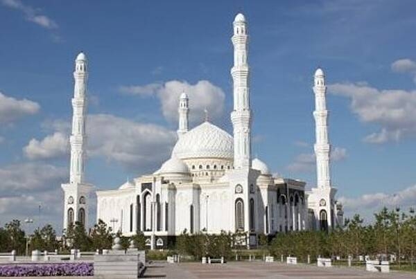 La moschea Hazrat Sultan (Santo Sultano) a Nur-Sultan